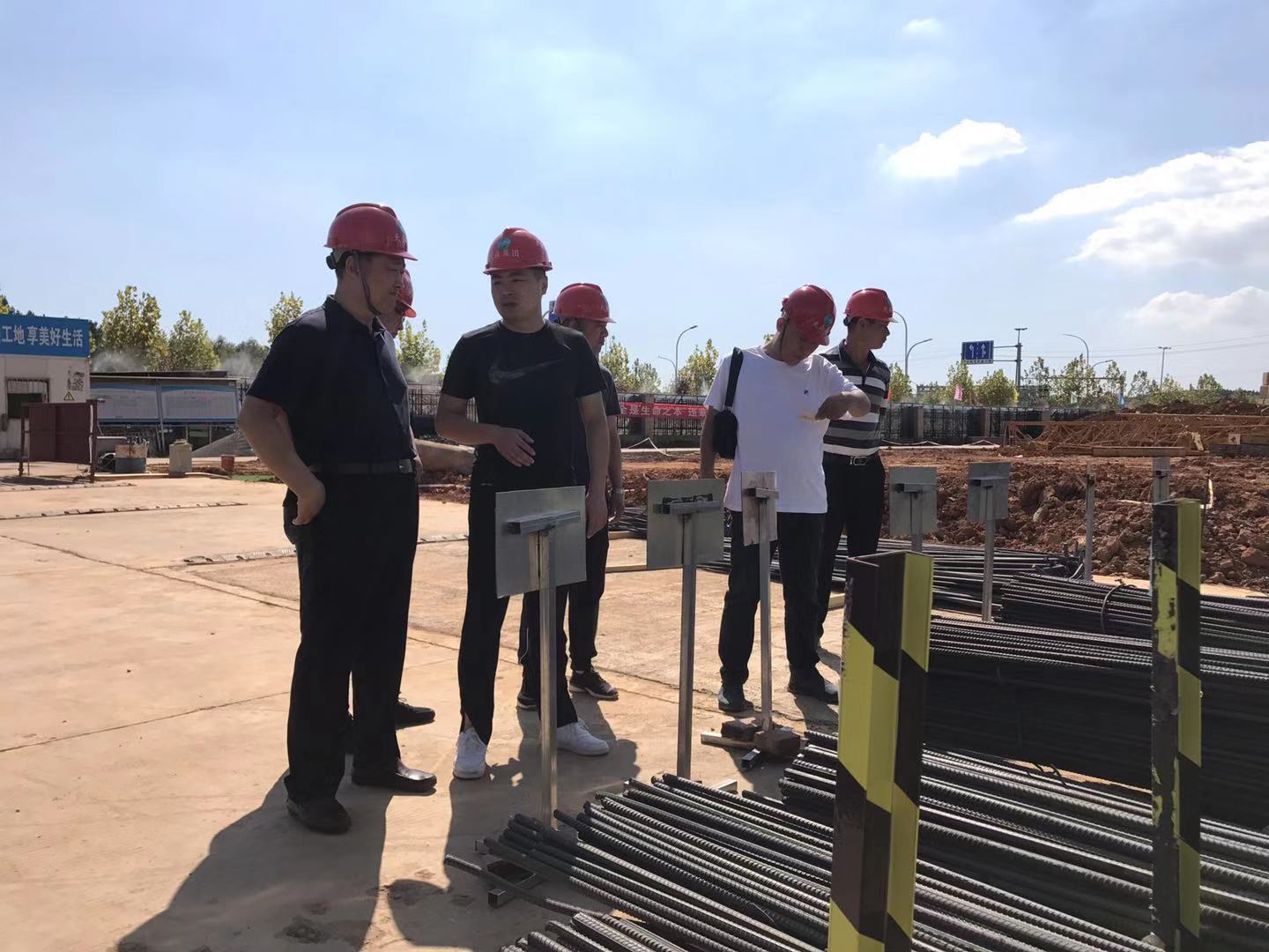 集團(tuán)領(lǐng)導(dǎo)視察前往江西師范大學(xué)科技學(xué)院項(xiàng)目進(jìn)行工作指導(dǎo)